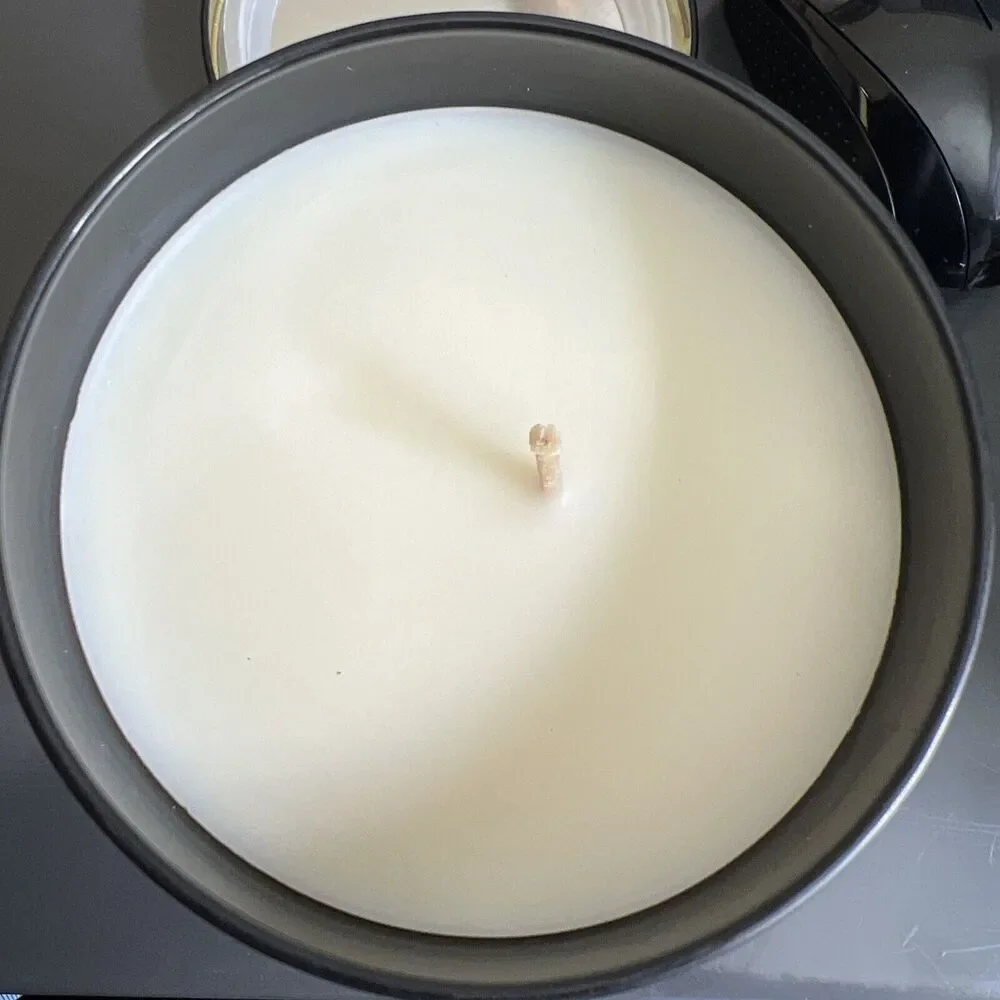 Manly Indulgence SUIT and TIE Scented Candle 16.5 oz New